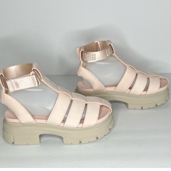 UGG Ashton Strappy Rosy Beige Platform
Gladiator Sandals - Picture 7 of 14